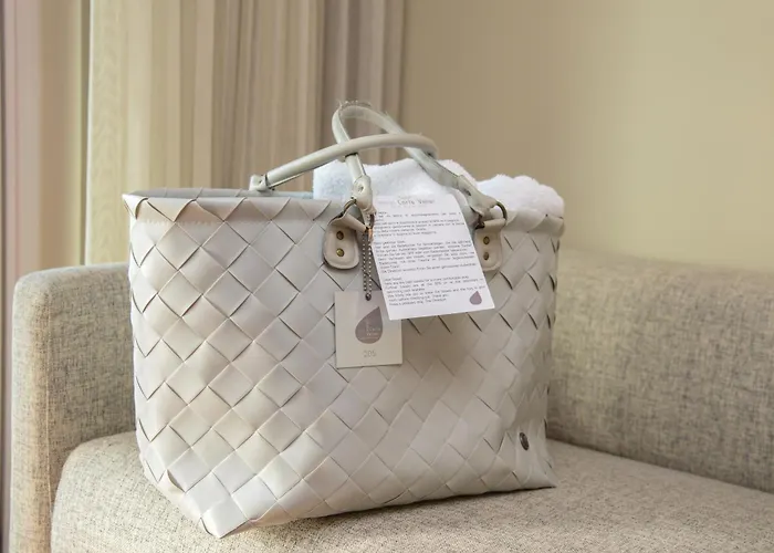 科尔特瓦里尔酒店 酒店