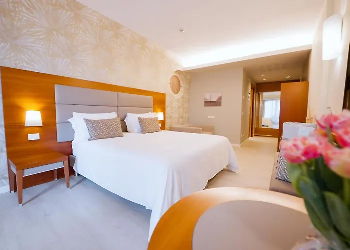 科尔特瓦里尔酒店