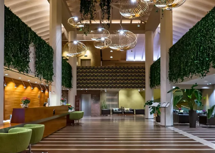 科尔特瓦里尔酒店 拉齐塞