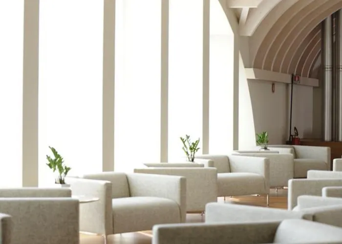 科尔特瓦里尔酒店