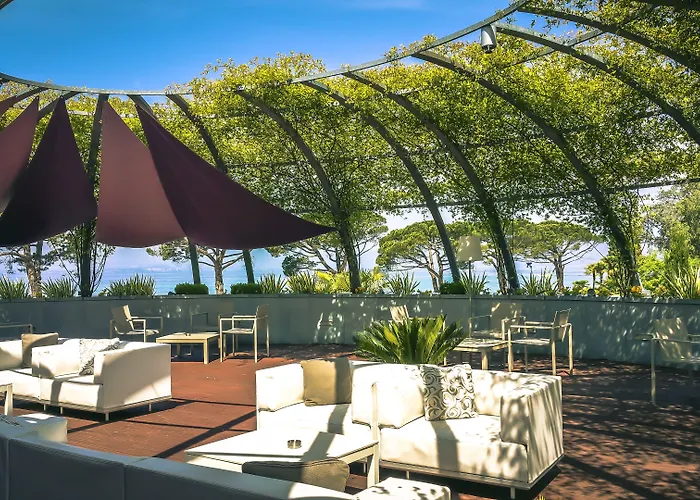 科尔特瓦里尔酒店