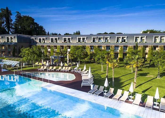 科尔特瓦里尔酒店 4* 拉齐塞